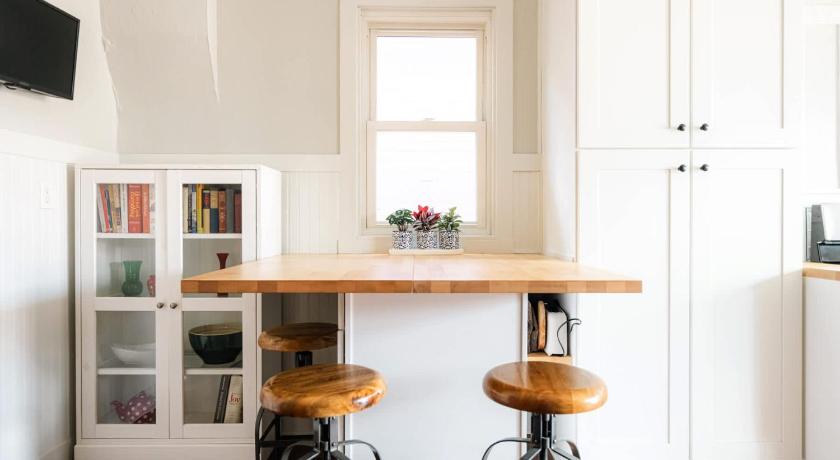 덴버 (CO) Charming Highlands Cottage - Walk to Shops & Eats 4성급 숙소 로비