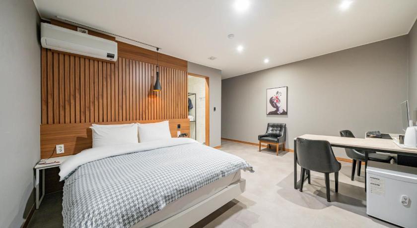 Hotel AND