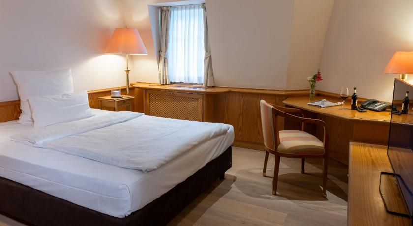 Image of Standard Queen Room 1