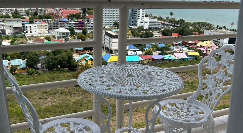Pattaya Jomtien Holiday Apartments in Jomtien Beach Condominiums - image 9