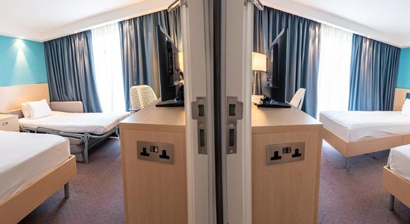 Image of Family Connecting Room 4
