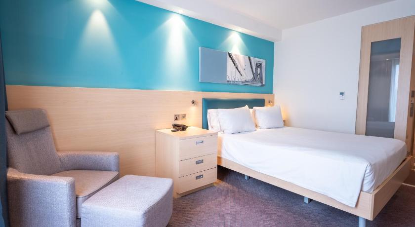 Image of Queen Room 3
