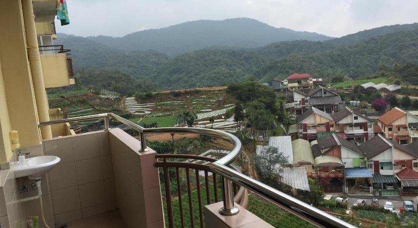 Balcony/terrace, Cameron Pasar Malam Apartment @ Crown Imperial Court in Cameron Highlands