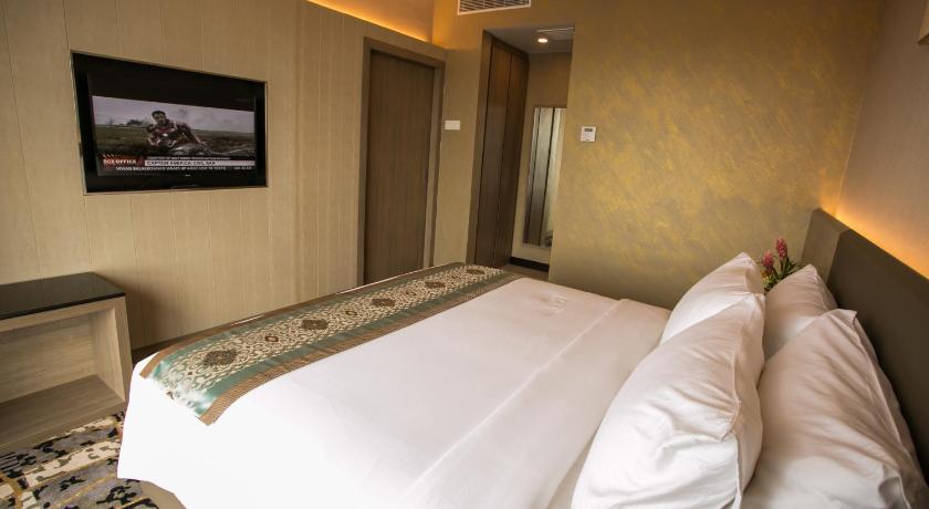 Image of Junior Suite 8