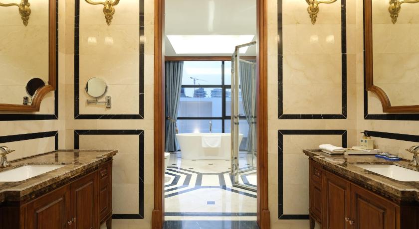 Image of Three Bedroom Penthouse - Non Smoking 1