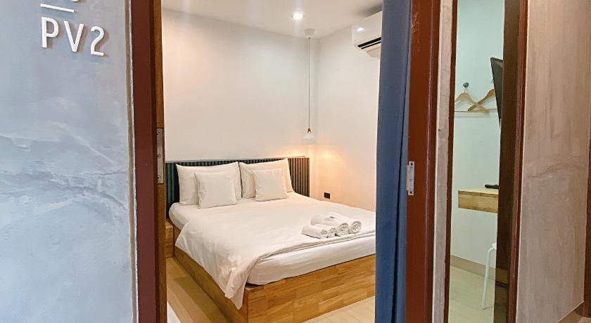 Image of Queen Room 1