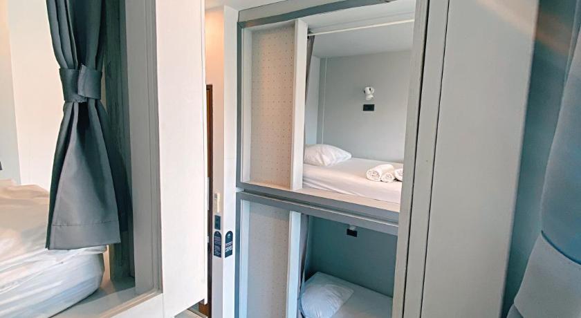 Image of 6-Bed Mixed Dormitory Room 3