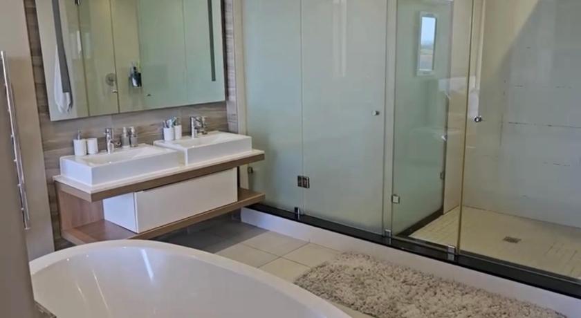 Image of Apartment with View and Balcony 10