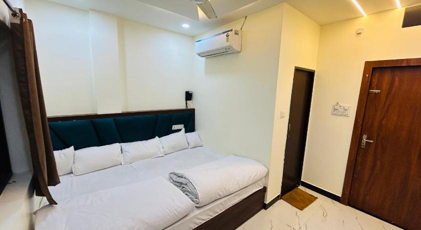 Hotel Shree - image 26