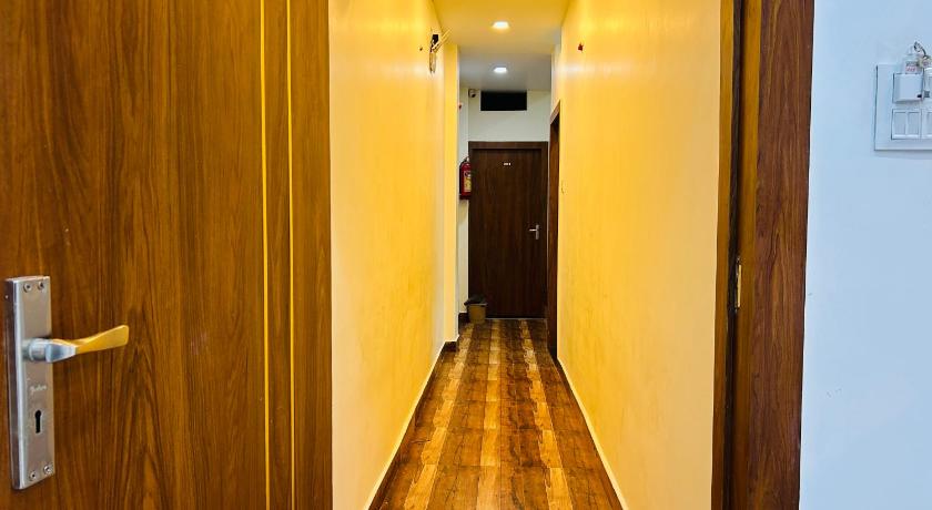 Hotel Shree - image 8