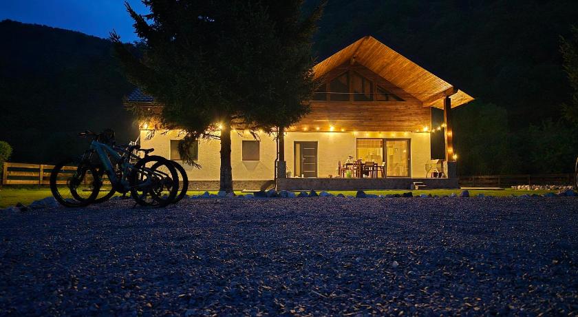 Artizan Chalet
