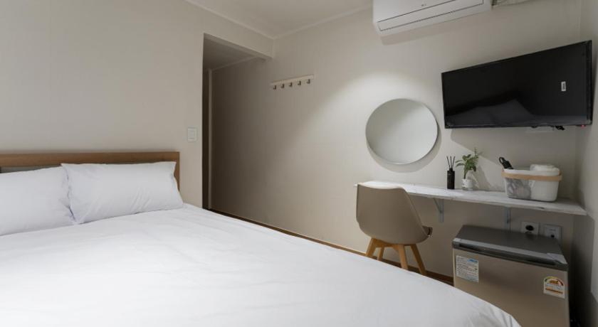 Incheon Stay Jakjeon - image 39