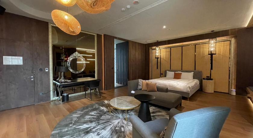 Image of Deluxe Double Room - Check-In After 9:00 PM 6