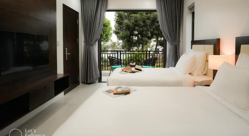 Image of Premier Garden View Room 3