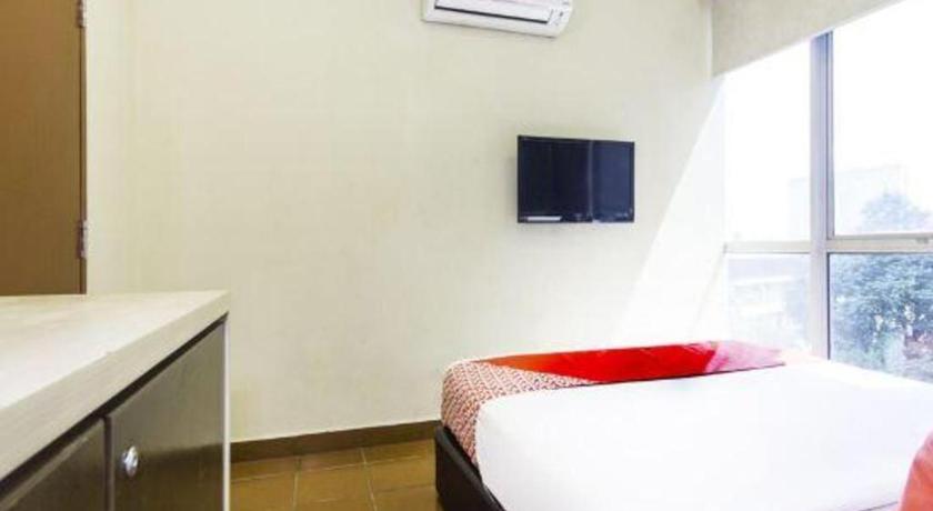 OYO 90429 Hotel Narasindo - image 14