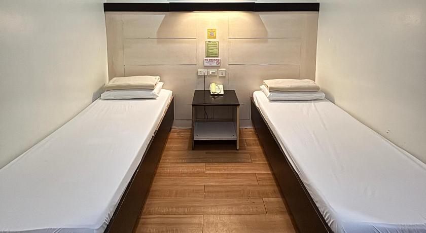 Image of Standard Twin Room 8