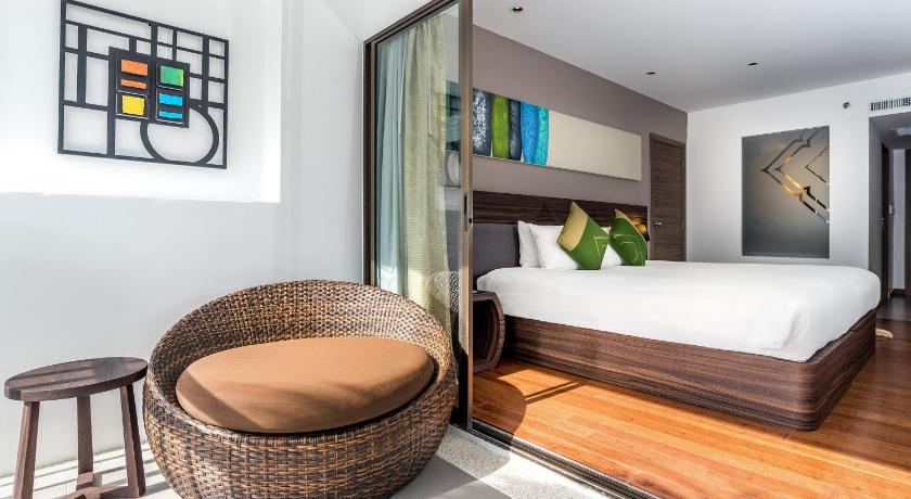 Phuket Holiday Inn Resort Phuket Karon Beach By IHG 4-Star Hotel pool