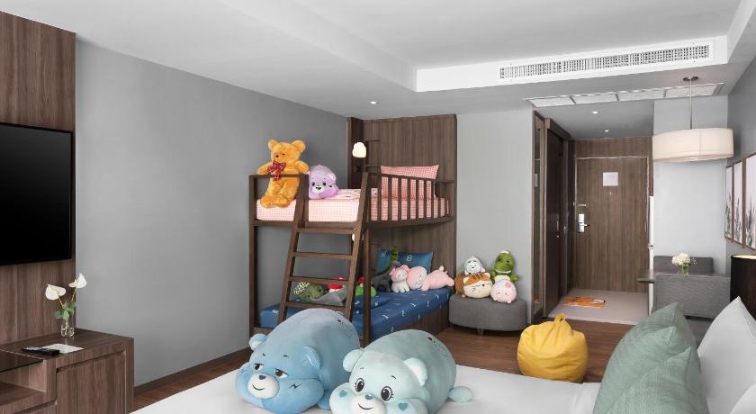 Image of Standard Room, 1 Kingsized Bed and 1 Bunk Bed for 4 People 4