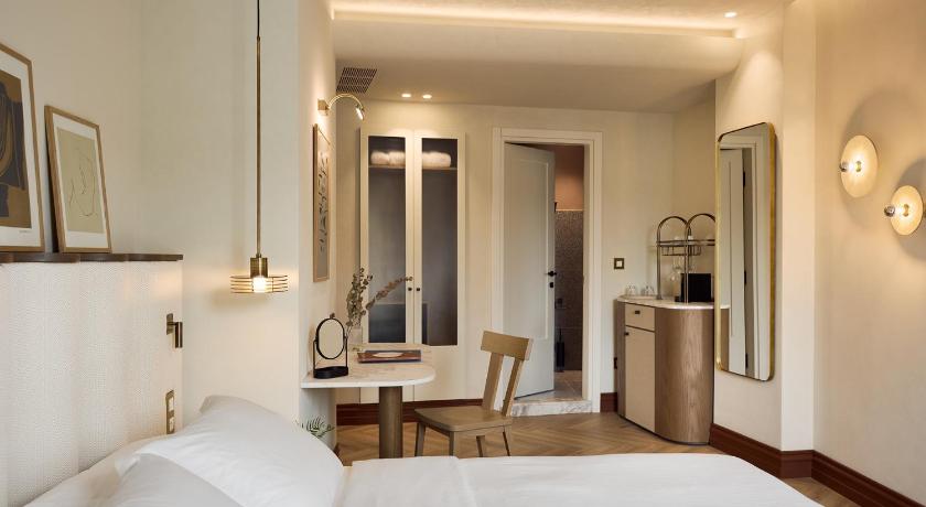 Image of Double Room with Acropolis View 8