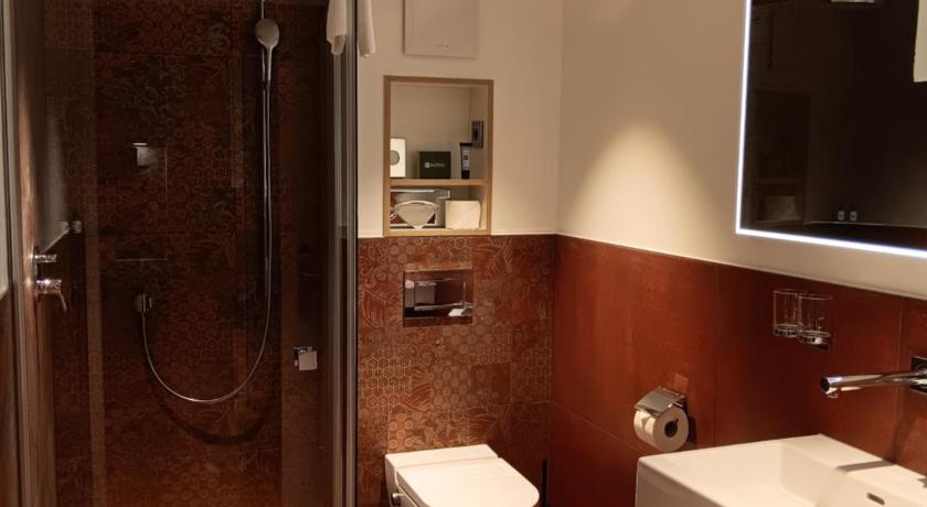 Image of Boutique Studio with Kitchenette 11