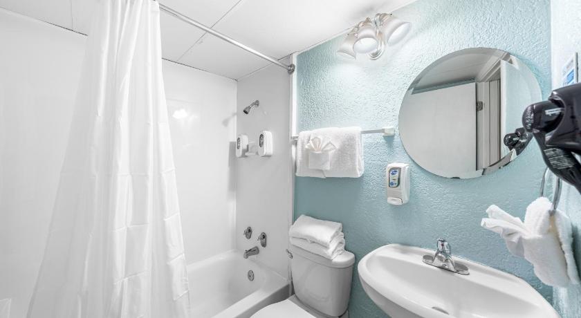 Image of Standard Double Room with Patio - Gulf Side 11