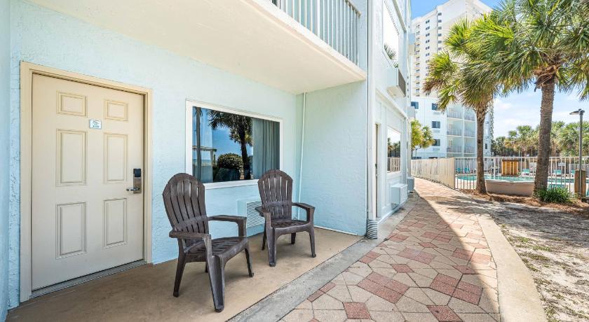 Image of Standard Double Room with Patio - Gulf Side 10