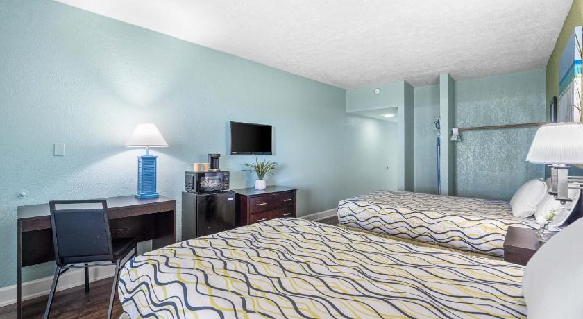 Image of Standard Double Room with Patio - Gulf Side 9