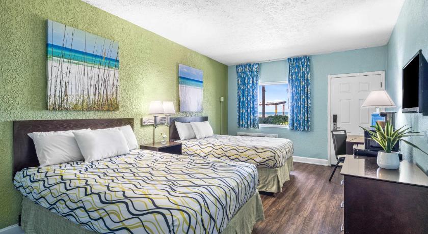 Image of Standard Double Room with Patio - Gulf Side 8