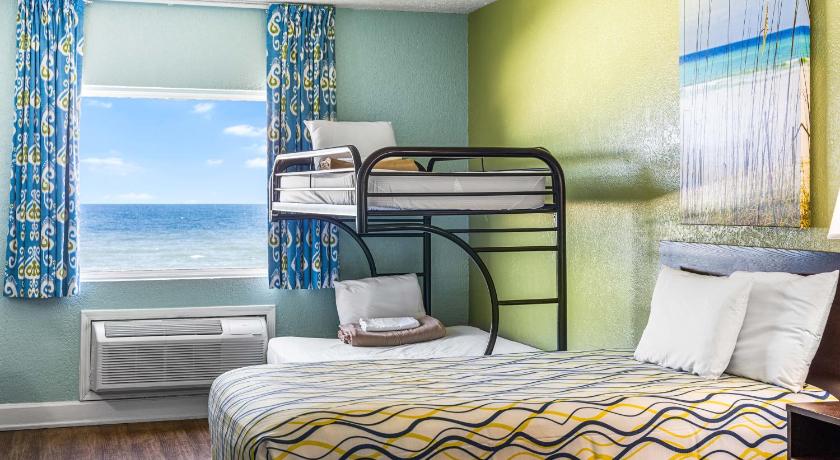 Image of Standard Double Room with Bunk Bed - Gulf Side 8