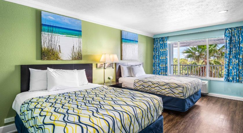 Image of Deluxe Queen Suite 0