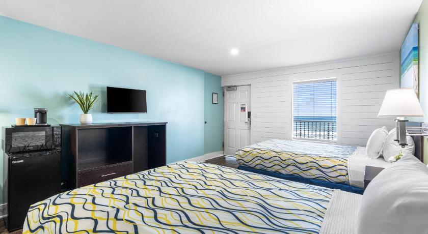 Image of Deluxe Double Room with Sea View 2