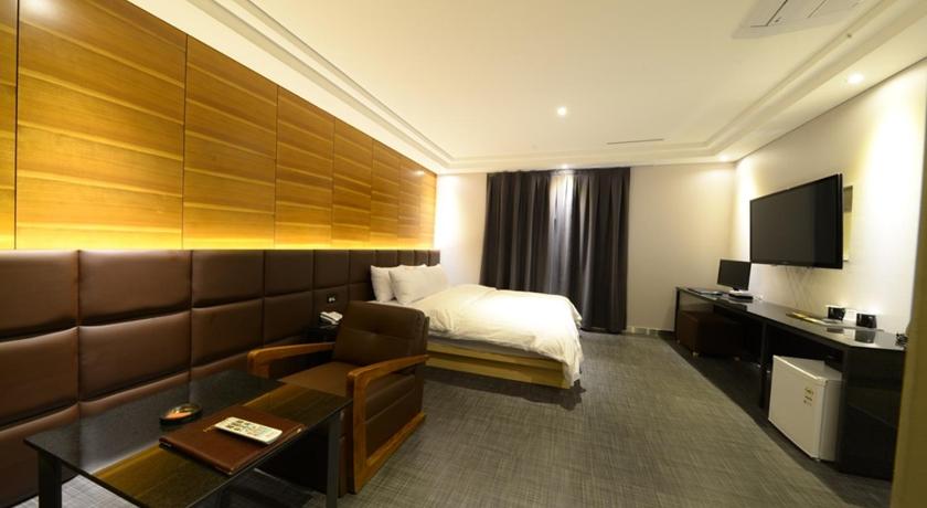 Seoul Hwagok S 2-Star Hotel pool