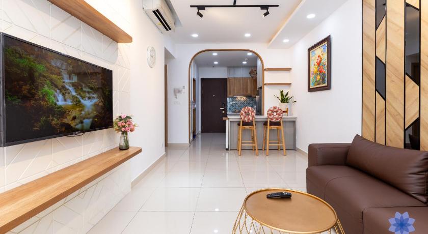 Ho Chi Minh City Botanica Orchard Luxury Near Airport  5-Star Hotel pool