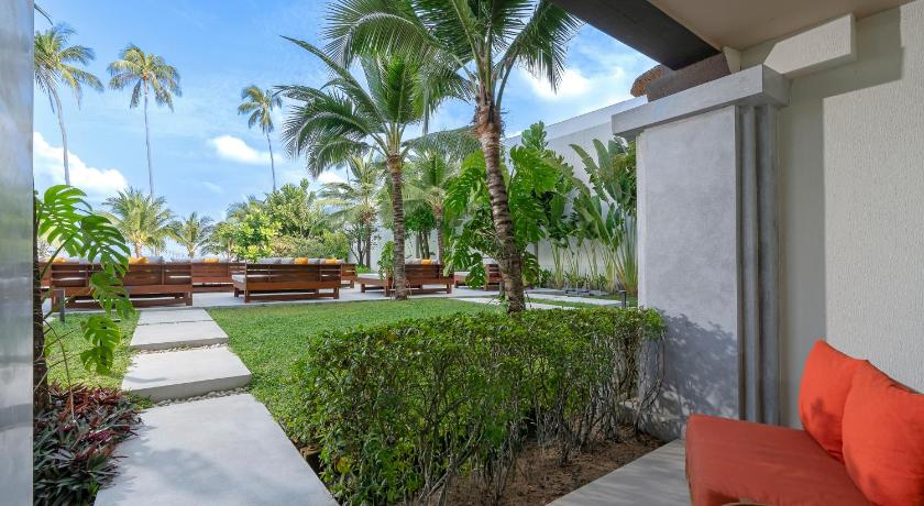 Image of Deluxe Pool Access Sea View 12