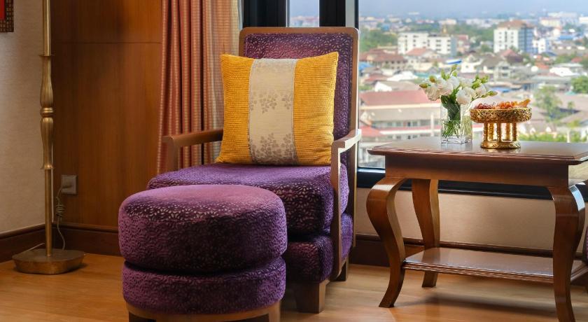 Image of Deluxe Room 1 King 10