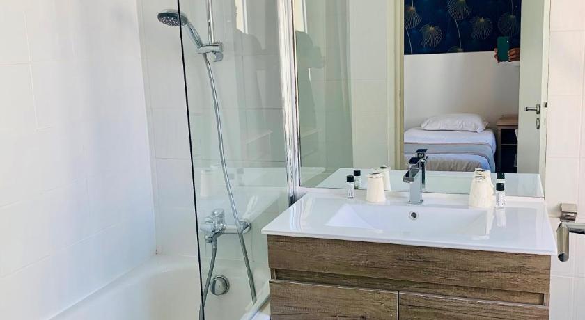 Image of Triple Room 2