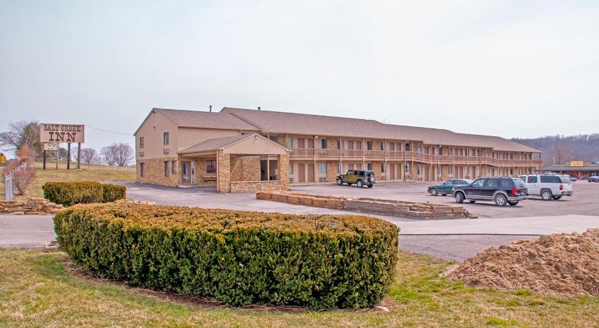 Salt Creek Inn — Hotel in Nashville (IN)