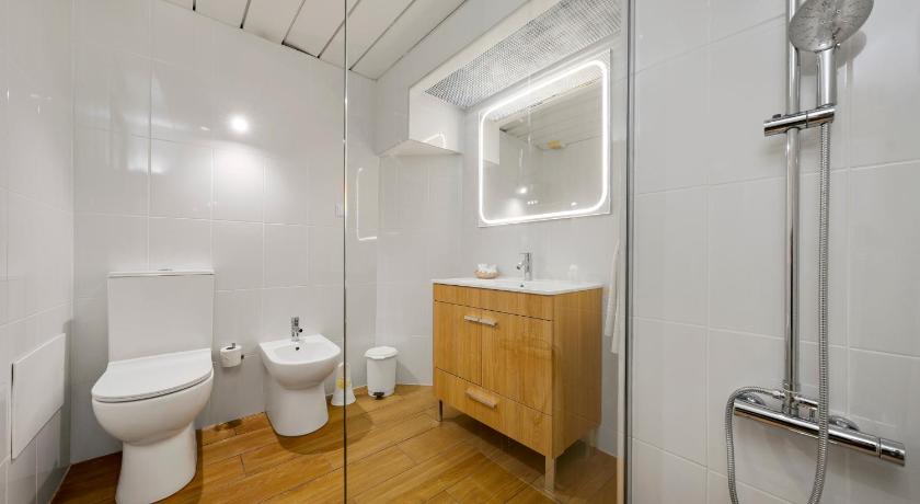 Image of Superior One-Bedroom Apartment with Balcony 8