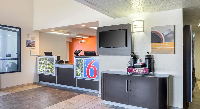 Motel 6-Spokane, WA - East photo