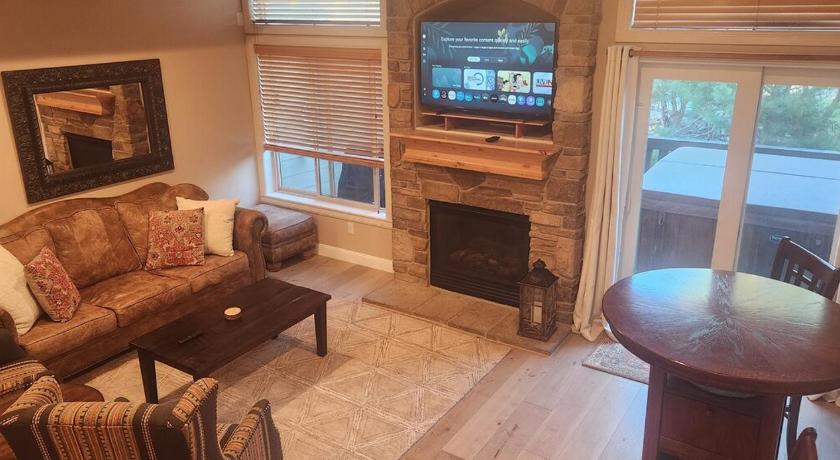 헌츠빌 (UT) Mountain Chalet Near Snowbasin, 2BR 4성급 숙소 객실