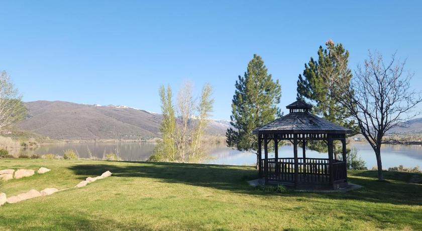 Huntsville Mountain Chalet Near Snowbasin, 2BR 4-Star Accommodation amenity