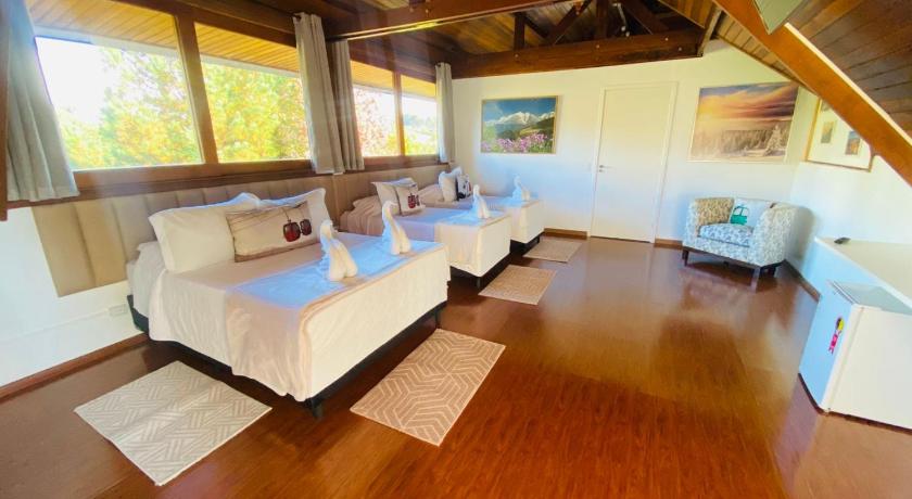 Image of Deluxe Family Suite 4