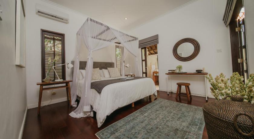 Villa Eight - image 14