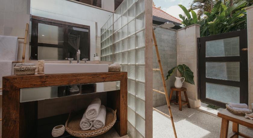 Villa Eight - image 50