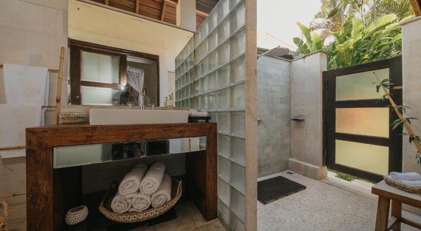 Villa Eight - image 41