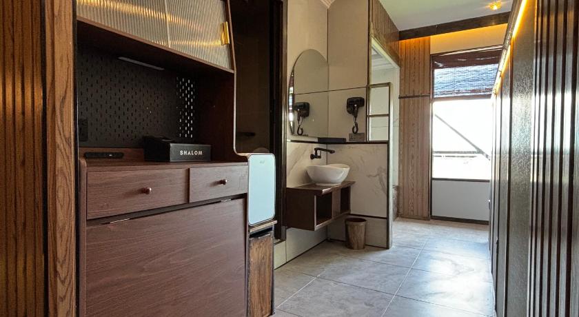 Kota Kinabalu Shalom Suites & Spa 4-Star Hotel lobby