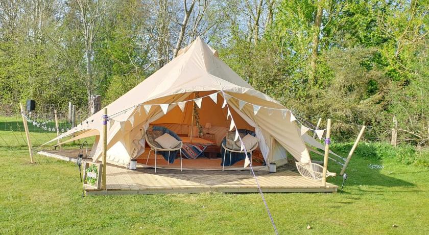 Luxury Bell tent Glamping near Yorkshire Wolds