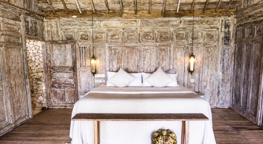 Bali The Raja Lima 5-Star Hotel lobby