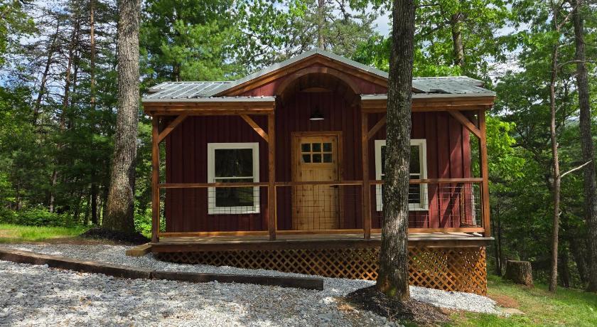 Lazy T Cabins - Glacier
