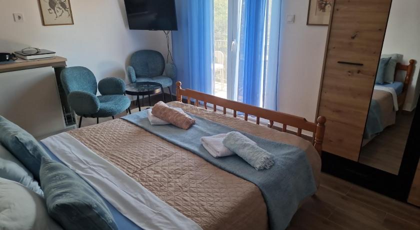 Image of Double Room with Terrace 4